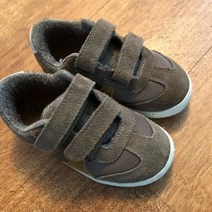 Toddler size 9 shoes - Cat and Jack